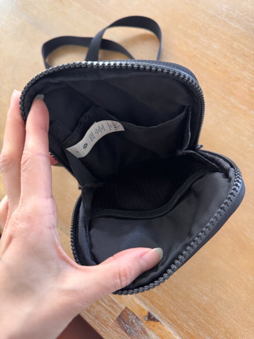 Lululemon Easy Access Crossbody Black Belt Bag - Picture 4 of 5